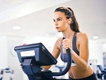 Reggiseni sportivi e top per donne