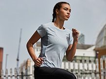 Magliette e top con protezione UV da donna