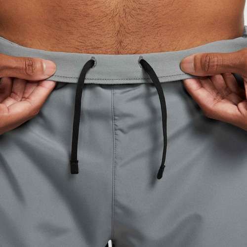 Pantaloncini da uomo Nike Dri-Fit Challenger 7" Slip-Lined grigio fumo/grigio fumo/nero