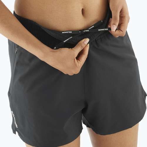 Pantaloncini da corsa Salomon SHAKEout Core 4" donna nero intenso