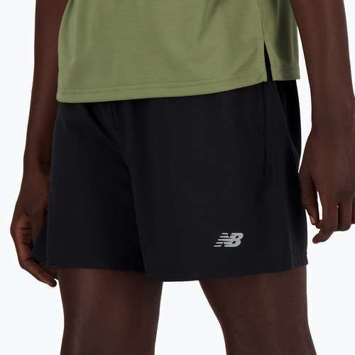 Pantaloncini da corsa New Balance Sport Essential foderati 5" da uomo, nero