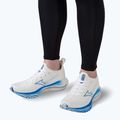 Scarpe da corsa da donna Mizuno Wave Neo Wind bianco/argento/blu-peace 8