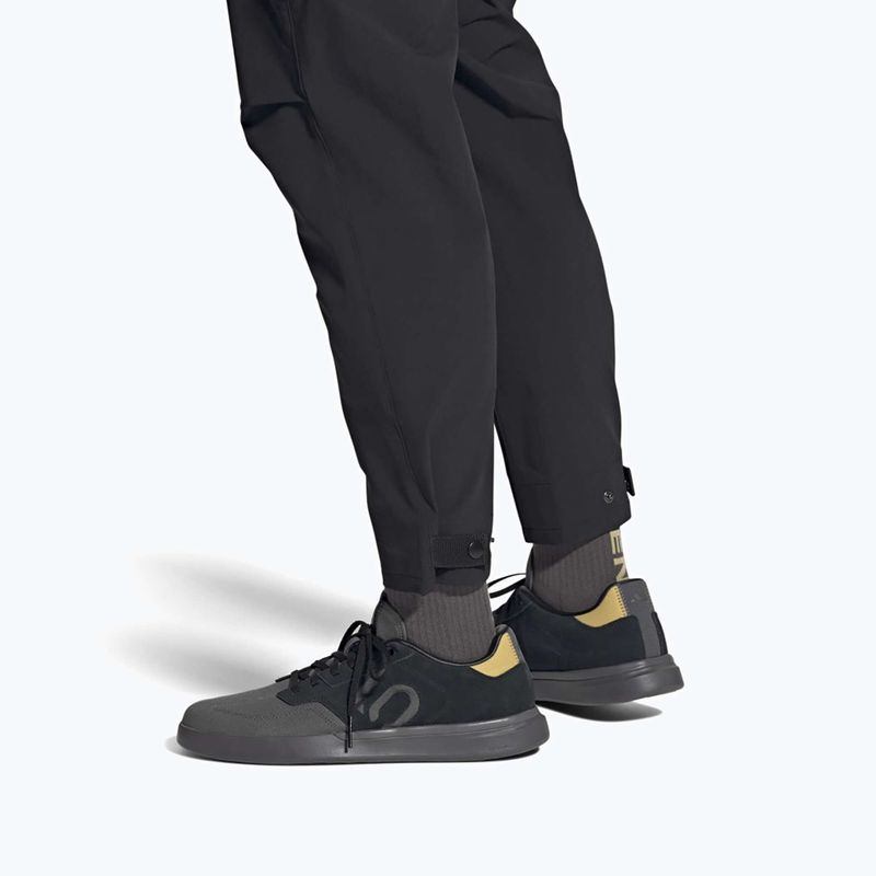 Uomo adidas FIVE TEN Sleuth nucleo nero / carbone / avena piattaforma scarpe da ciclismo 8