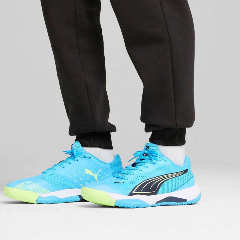 Scarpe sportive indoor da uomo PUMA Solarstrike III blu luminoso/club navy/mela frizzante 12