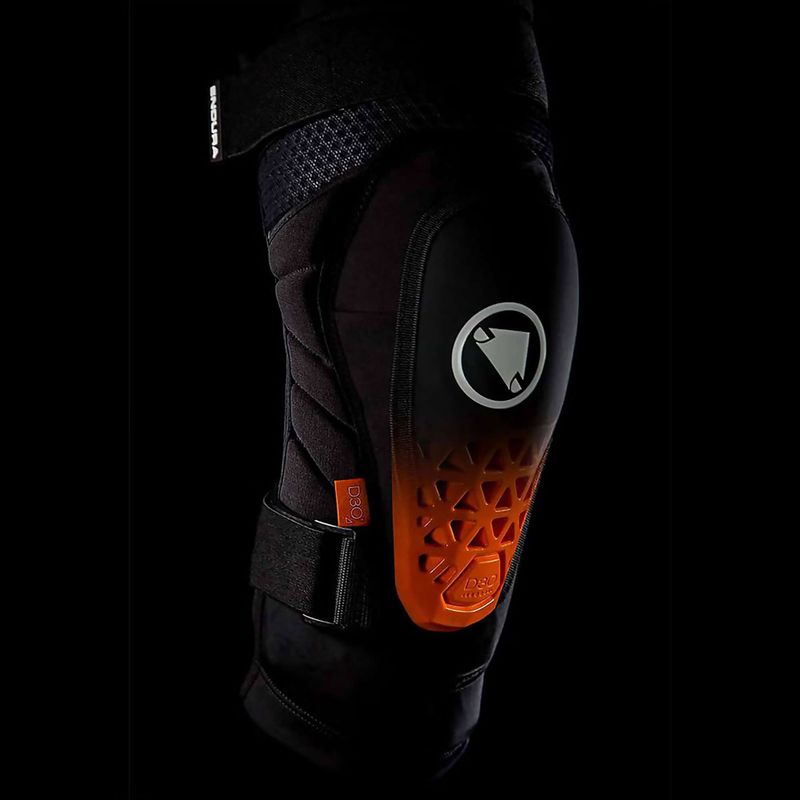 Ginocchiera Endura MT500 a guscio duro nera 4