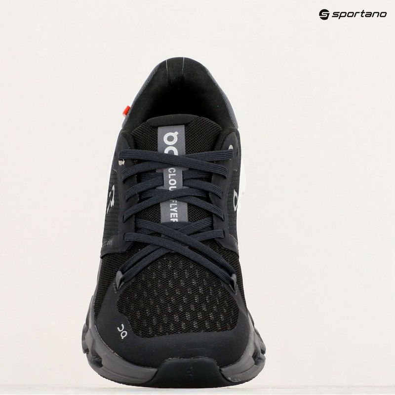 Scarpe da corsa On Cloudflyer 4 bianco/nero delle donne 9